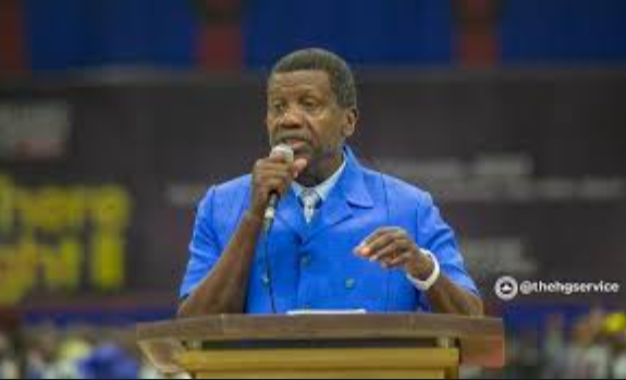 Pastor Enoch Adeboye addresses worshippers during a church service, leading prayers for Nigeria’s economic revival at RCCG headquarters in Lagos.