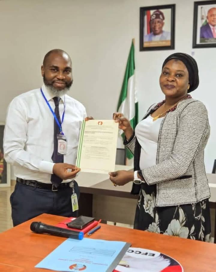 Chimaroke Nnamani being handed over to AMCON