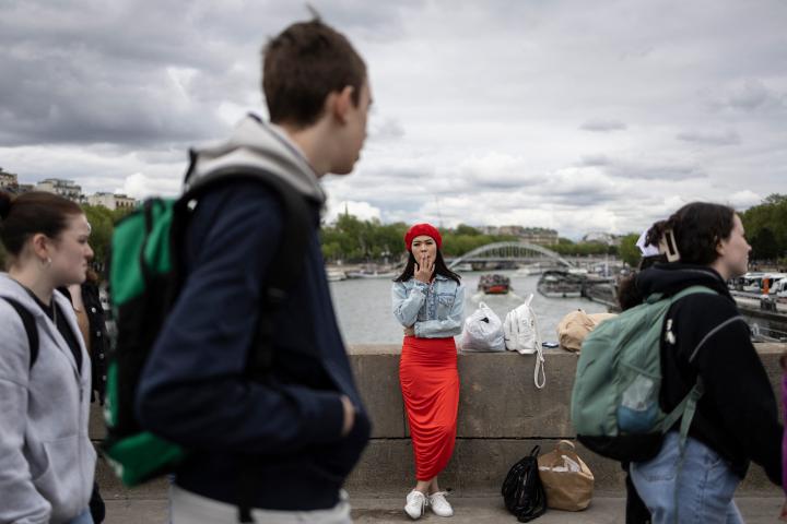 France to ban smoking in public spaces near children