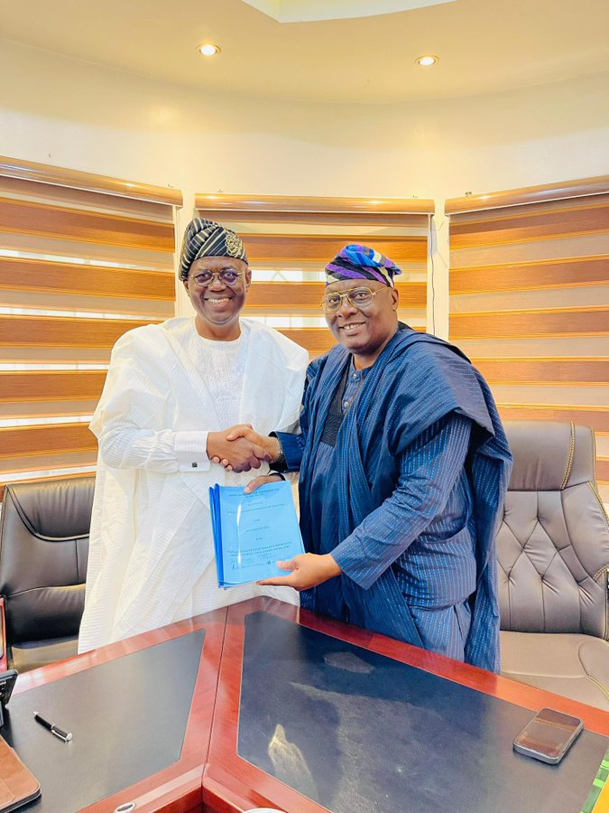 Osun State Government and Smart City Plc representatives