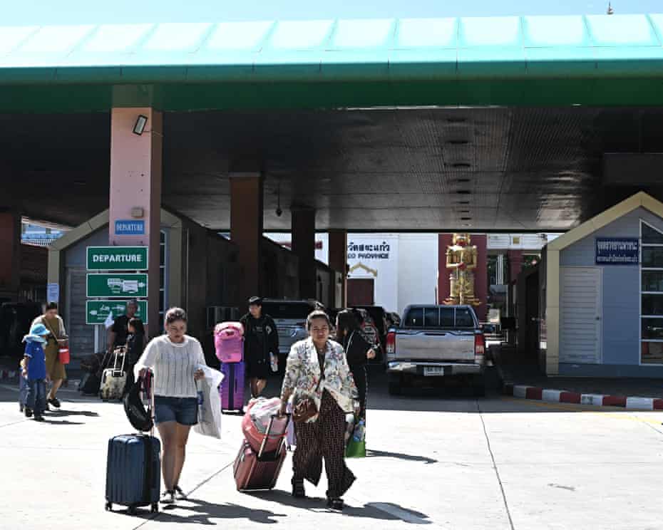 Thailand closes borders with Cambodia