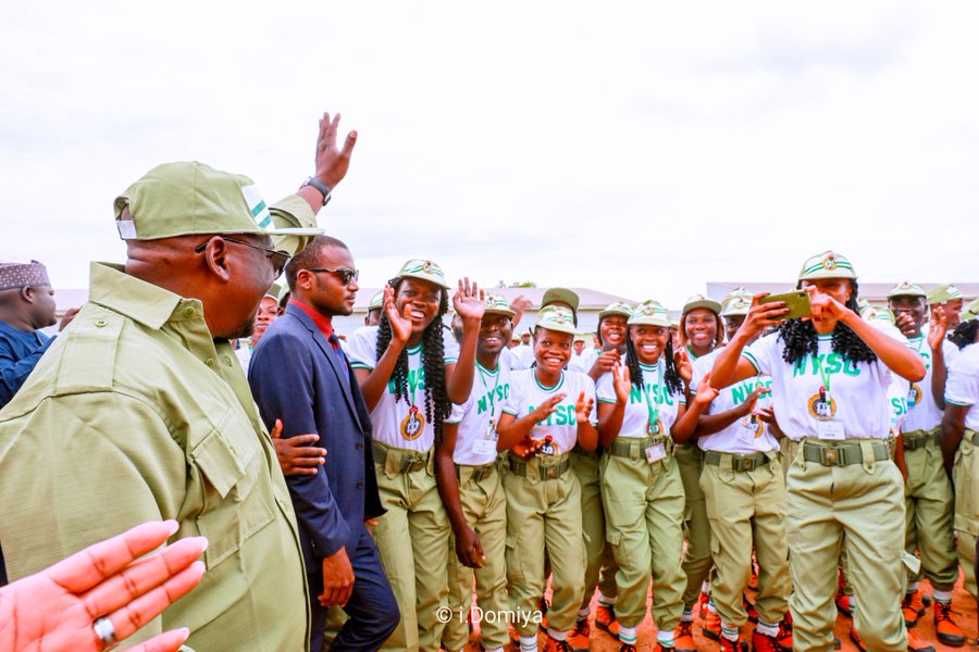 Governor Ahmadu Fintiri declaring open the 2025 Batch B Stream I orientation programme at the NYSC camp in Damare.