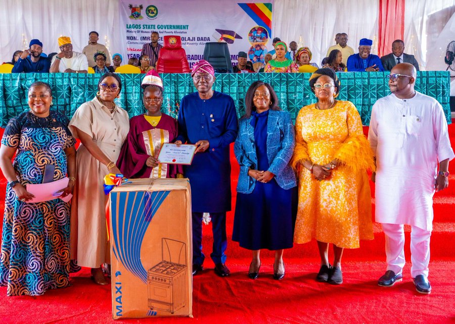 Babajide Sanwo-Olu and others at the graduation ceremony