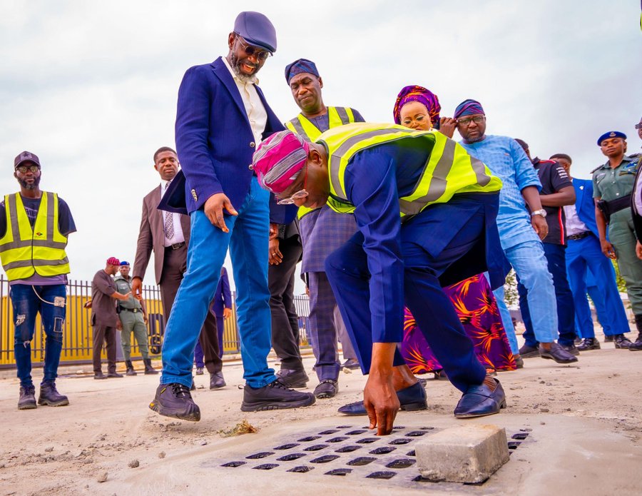 Governor Babajide Sanwo-Olu during the facility inspection
