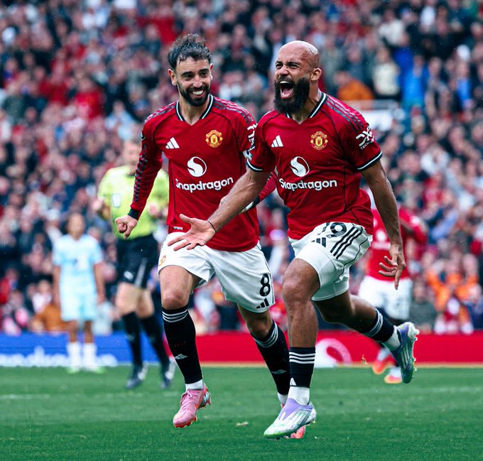 Bruno Fernandes and Bryan Mbeumo celebrating their goals