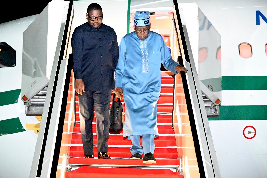 Bola Tinubu arrives in Abuja (Photo: X: Bayo Onanuga)