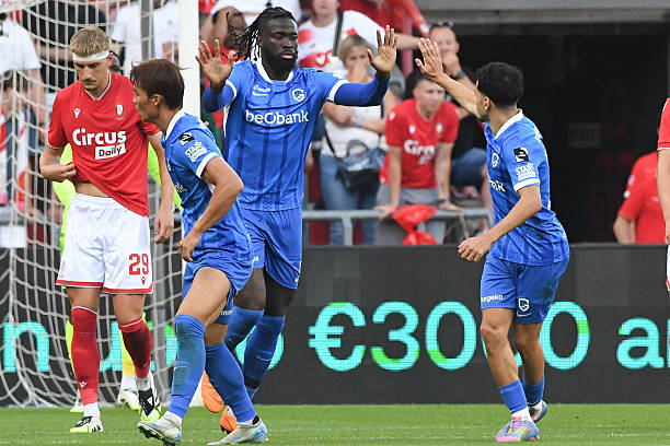 Tolu Arokodare scored for Genk in their 2-1 loss to Standard Liège, as Genk search for their first win of the Belgian Pro League season.