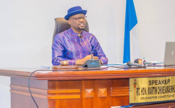 Rivers State lawmakers resume plenary in a temporary chamber after emergency rule ends.