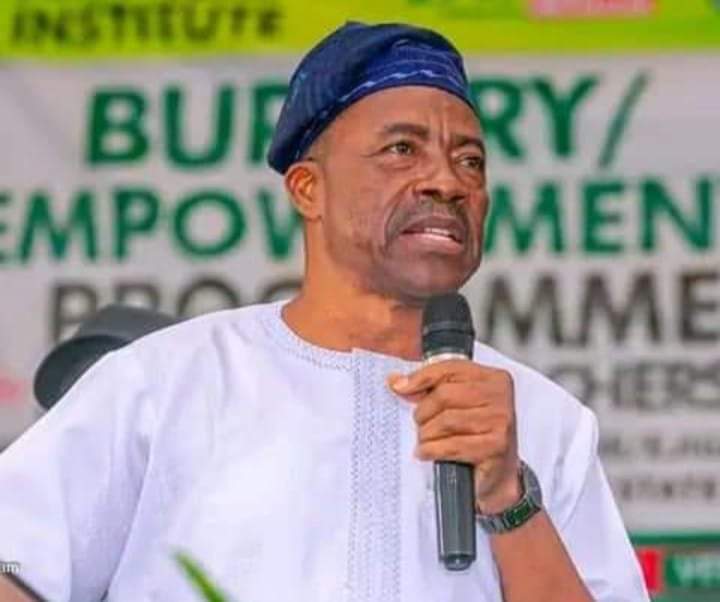 PDP members in Ife Federal Constituency discussing party matters amid recent vote of no confidence.