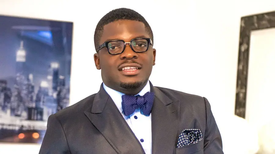 EFCC officials hand over ₦1.28bn recovered from Sujimoto Construction to Enugu State Government at the EFCC Enugu Zonal Office.