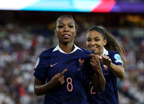 Geyoro joins London City in landmark transfer