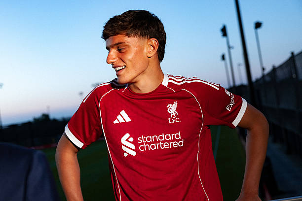 Liverpool defender Giovanni Leoni faces months out after debut ACL injury, leaving Arne Slot with just three senior centre-backs this season.