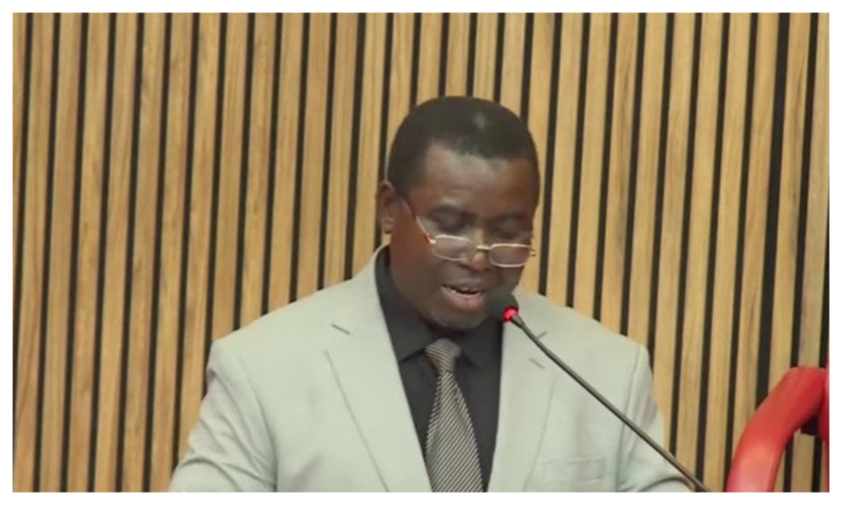 Professor Joash Amupitan, newly appointed Chairman of Nigeria’s Independent National Electoral Commission (INEC), addresses staff in Abuja after his swearing-in, pledging to deliver credible and transparent elections.