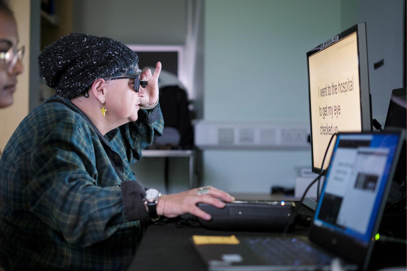 A Wiltshire woman who lost her sight to age-related macular degeneration has regained the ability to read after undergoing a pioneering