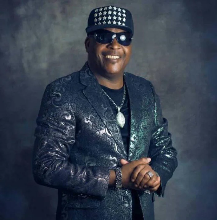 Veteran afrojuju singer, Shina Peters