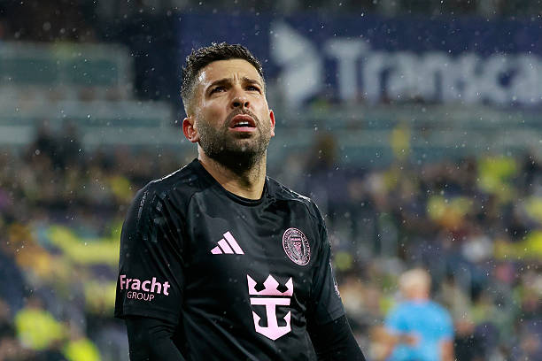 Jordi Alba says Unai Emery transformed his career by moving him from winger to full-back at Valencia — a change he credits for his long, successful career.