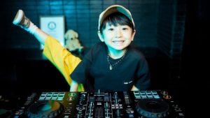 Rinoka Itsuki (DJ Rinoka) — 6 years, 155 days (youngest female club DJ)