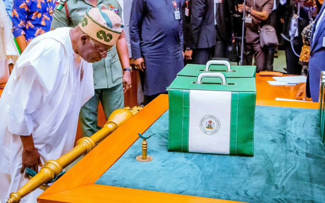 President Bola Tinubu presenting the 2026 budget to a joint session of the National Assembly.