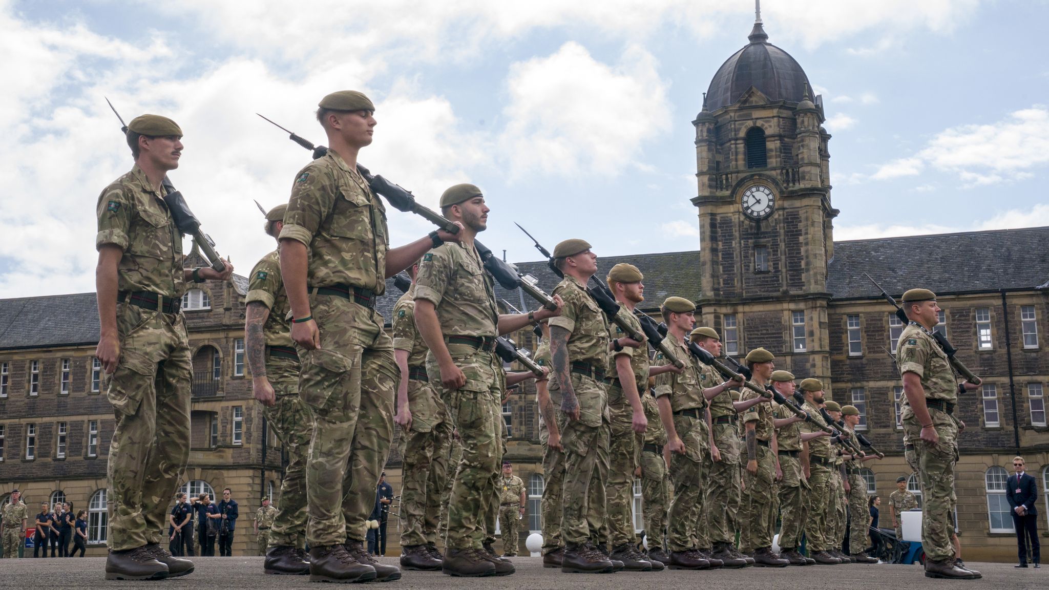 UK plans paid military gap year scheme for under 25s