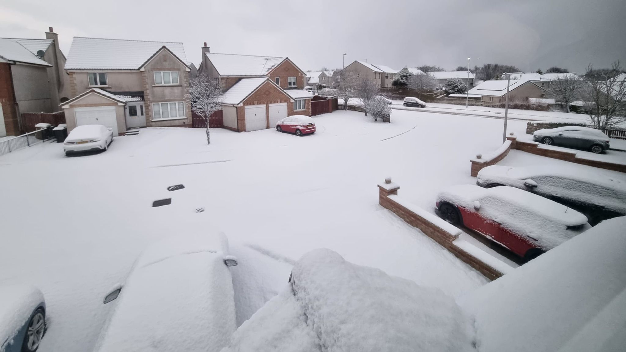UK faces cold new year as snow warnings, health alerts issued