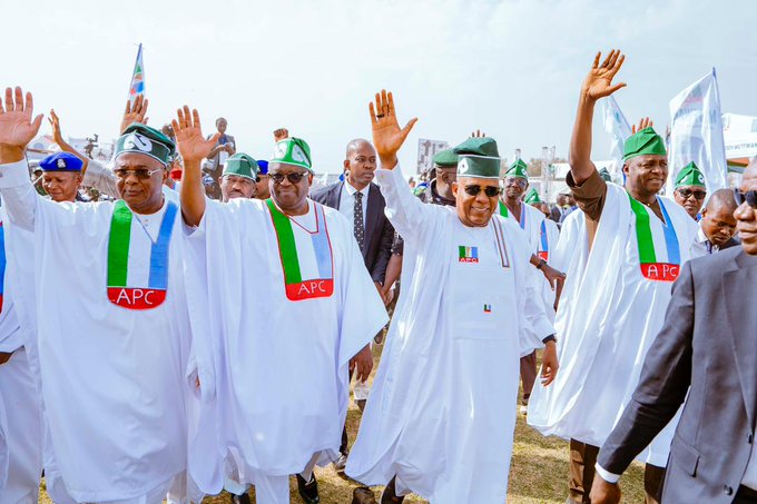 Mutfwang leads mass defection to APC in historic Jos rally