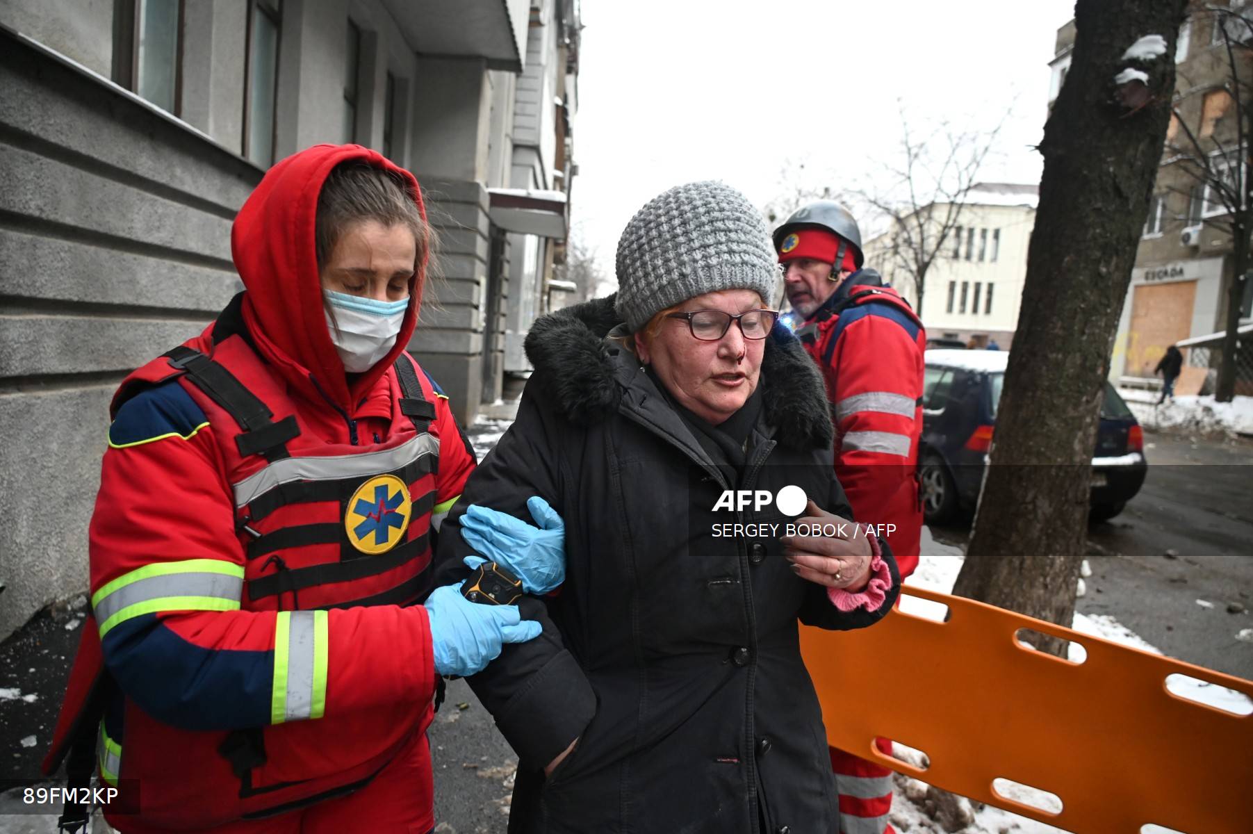 Ukrainian families evacuate from frontline settlements in Zaporizhzhia and Dnipropetrovsk amid advancing Russian forces.