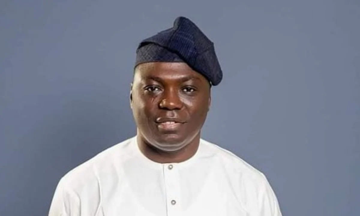 Taraba Gov Agbu Kefas formally defects to APC