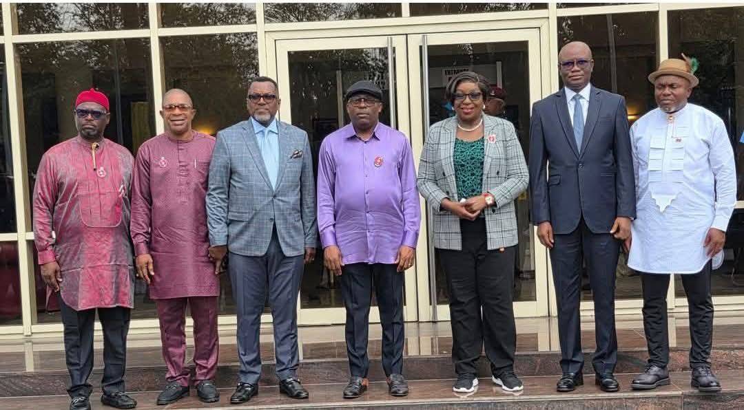 Siminalayi Fubara with the special advisers