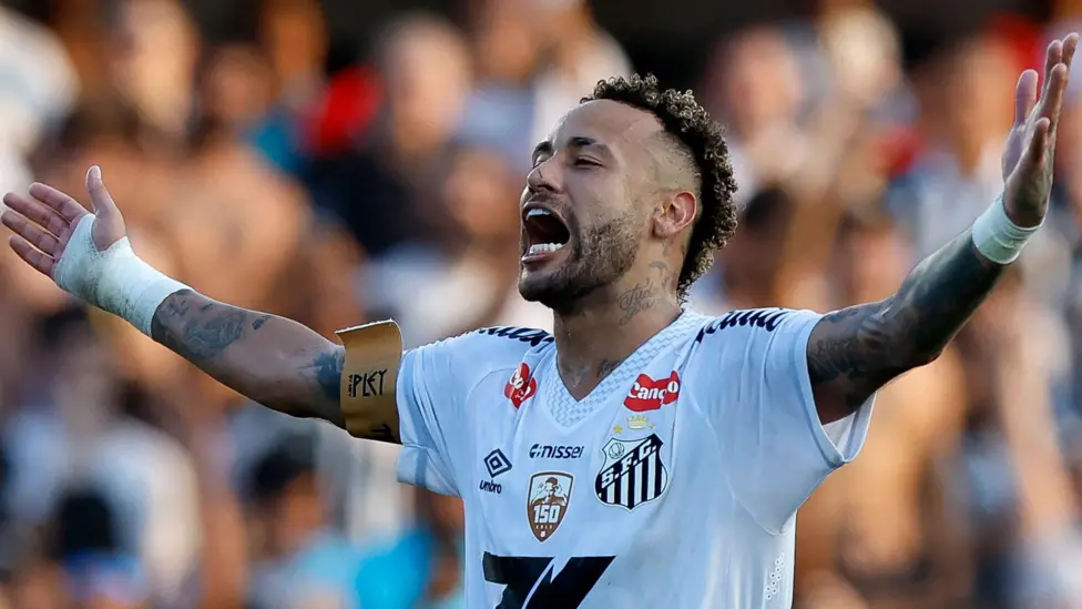 Neymar extends Santos contract to boost World Cup hopes