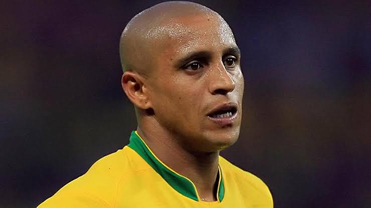Roberto Carlos recovering after preventative procedure