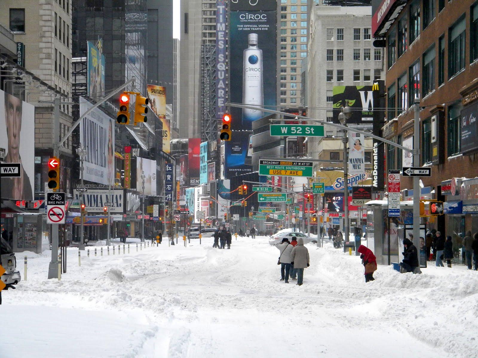 New York declares emergency as powerful snowstorm nears