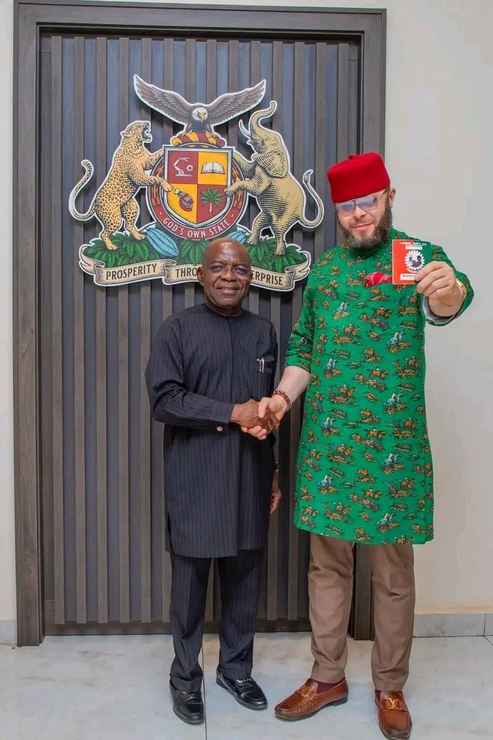 Labour Party leaders welcoming Alex Mascot Ikwechegh after his defection from APGA.