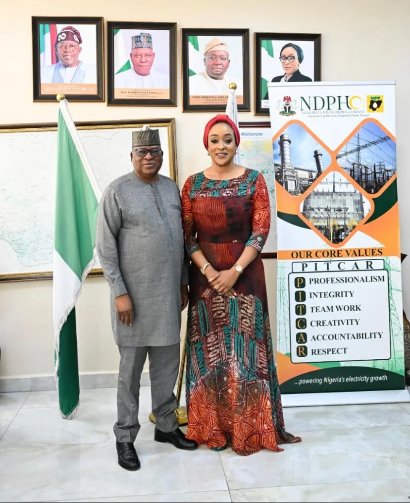 Officials of Nigeria’s power company meet with a Togolese delegation to discuss increased electricity supply.